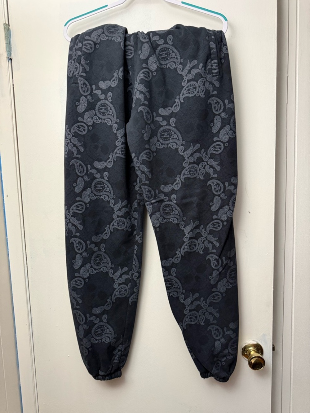 Men's Black Paisley-Print Jogger Sweatpants